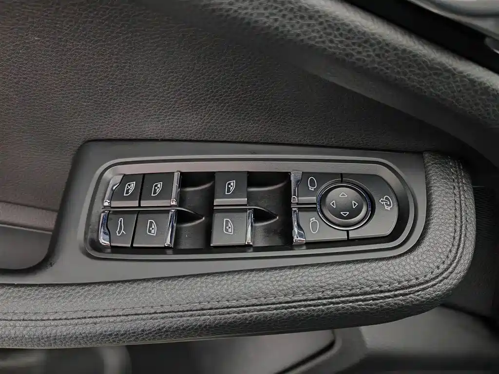 Porsche Macan 2020 Macan 2.0T фото 9
