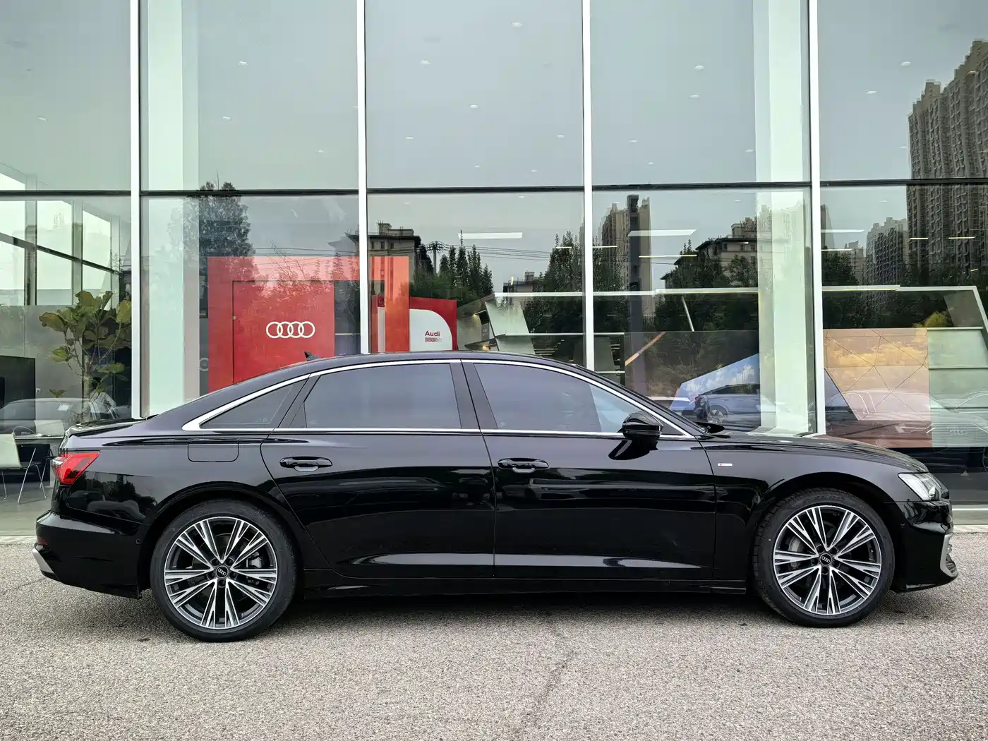 Audi A6L 2023 Facelift 45 TFSI quattro Premium Dynamic фото 2