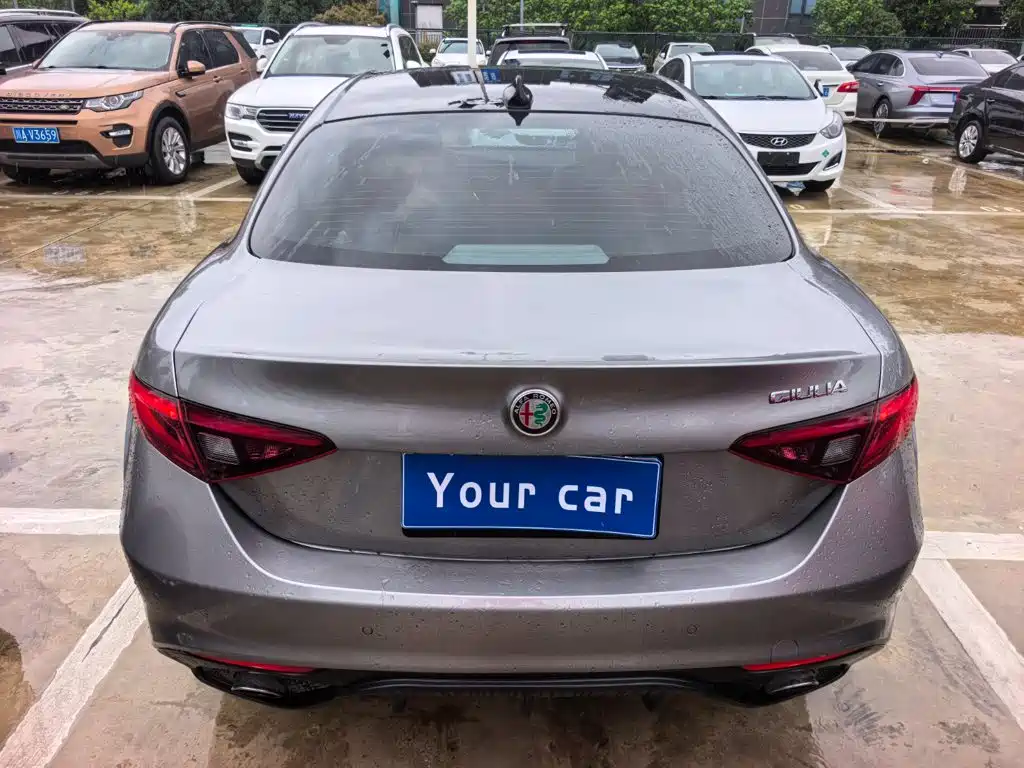 Alfa Romeo Giulia 2018 2017 2.0T 280HP Luxury Edition