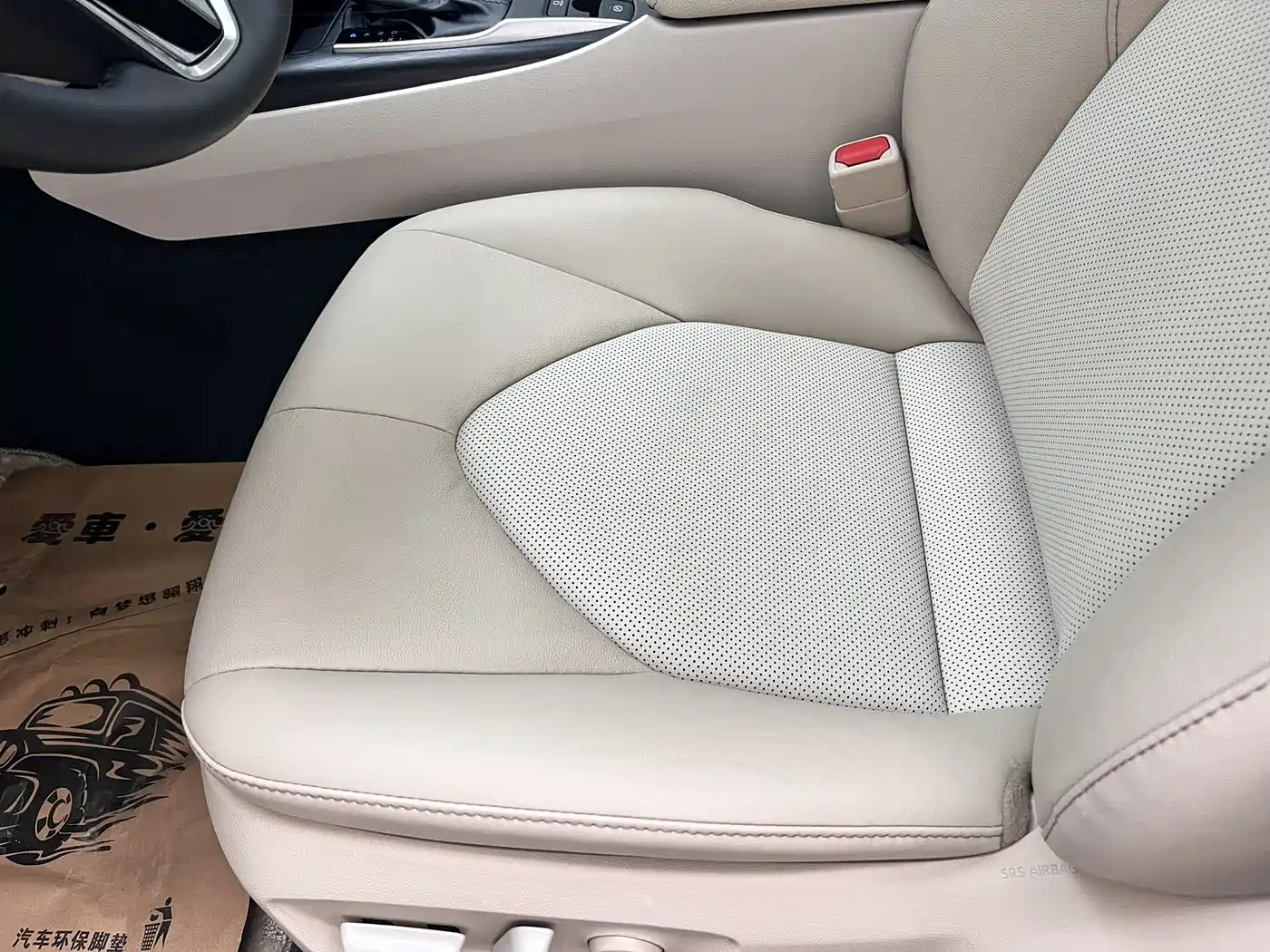 Toyota Camry 2023 2.0G Luxury Edition фото 8