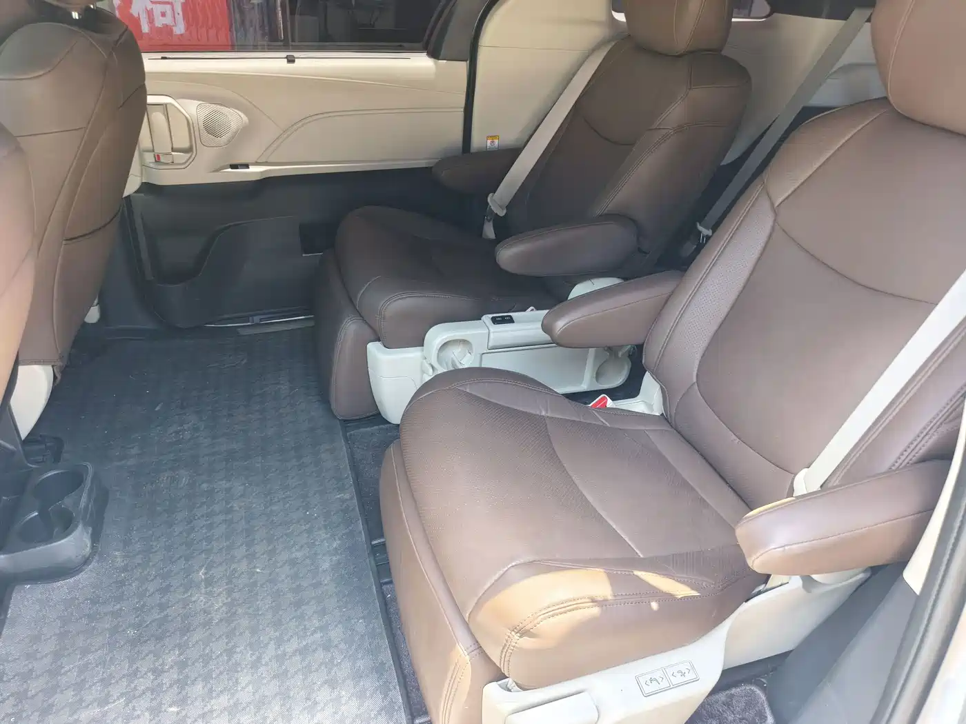 Toyota Sienna 2025 2024 2.5L Hybrid 4WD Premium Edition