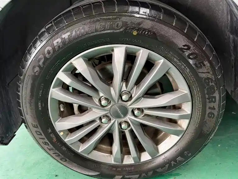 SAIC Maxus Maxus G50 2023 Model PLUS 1.5T Happiness Recommended Auto Launch Edition фото 18