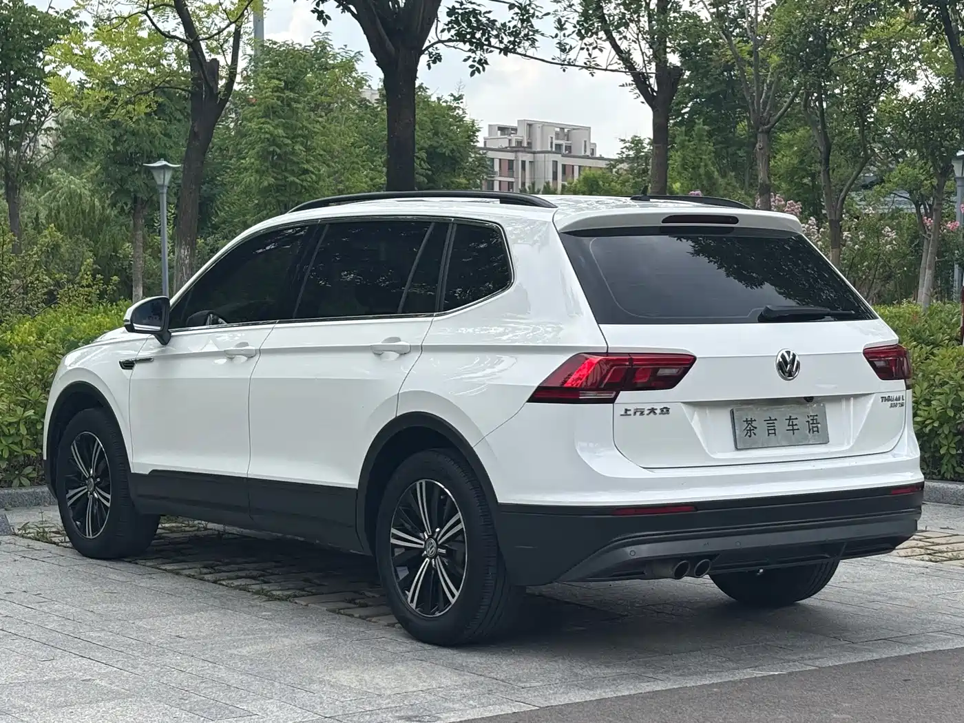 Фото 6 - Volkswagen Tiguan L