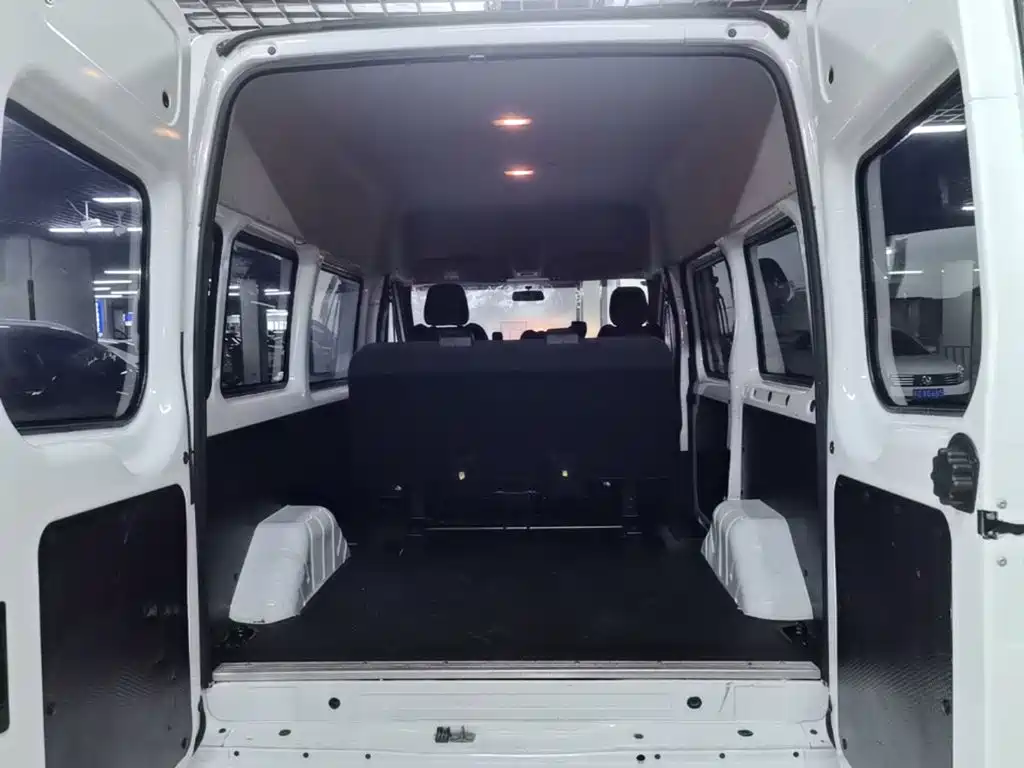 Jiangling JMC Fushun 2024 2023 2.0T Manual Short Wheelbase Medium Roof Commercial Multi-Purpose Vehicle 6-Seater