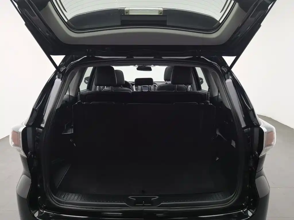 Фото 16 - Toyota Highlander