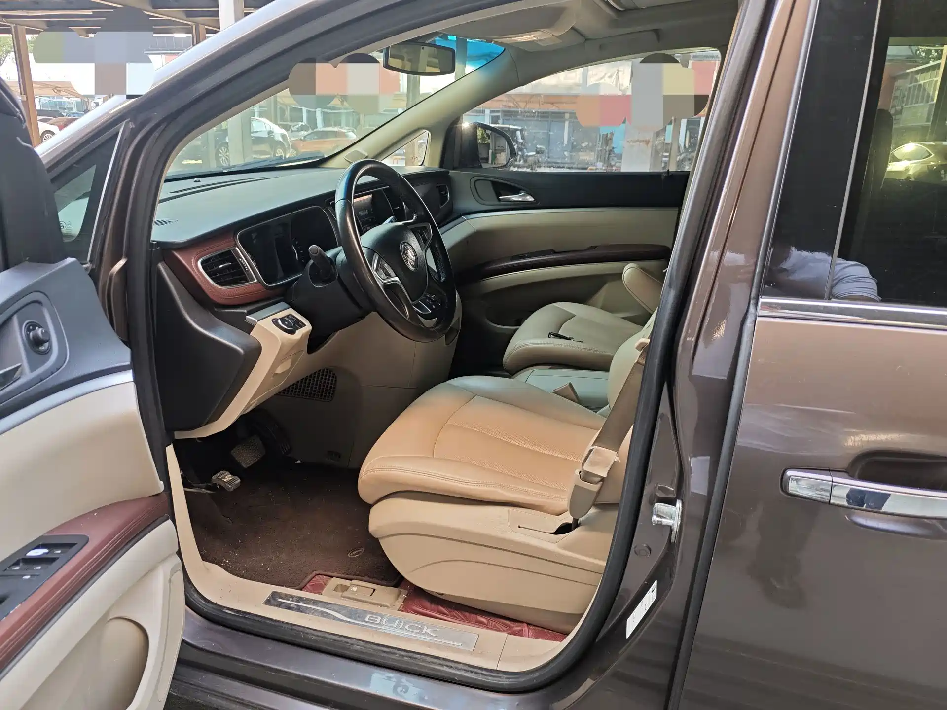Фото 4 - Buick GL8