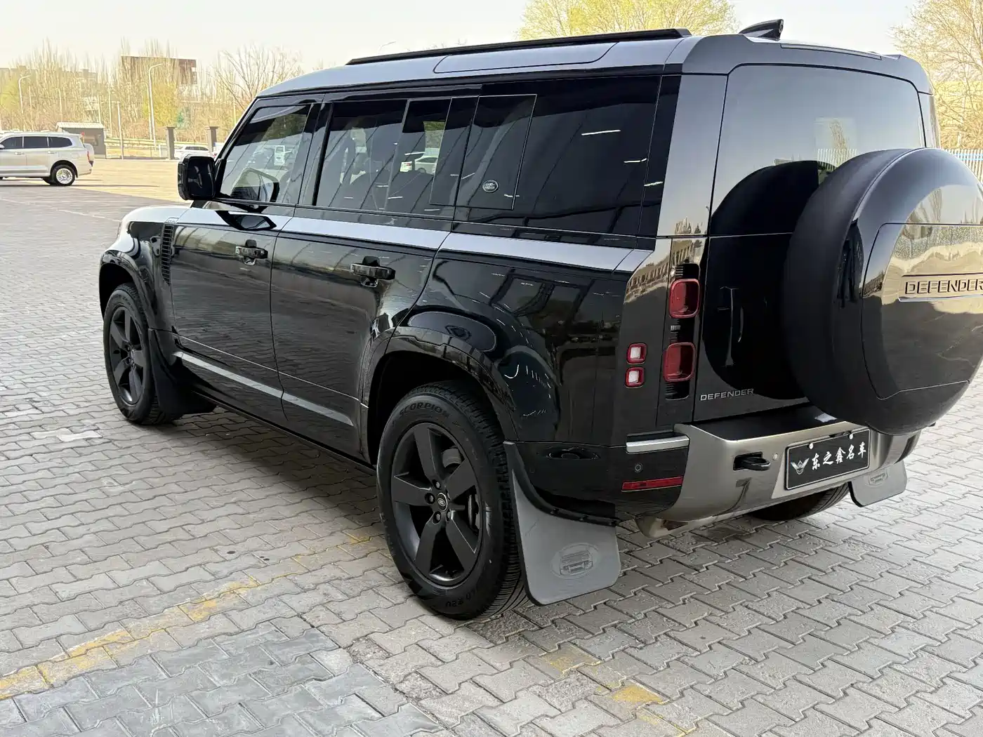 Land Rover Defender 2024 110 3.0T P400 X-DYNAMIC HSE фото 7