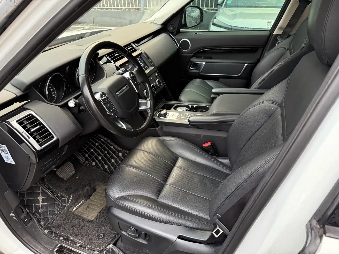 Land Rover Discovery 2017 3.0 SC V6 S фото 8