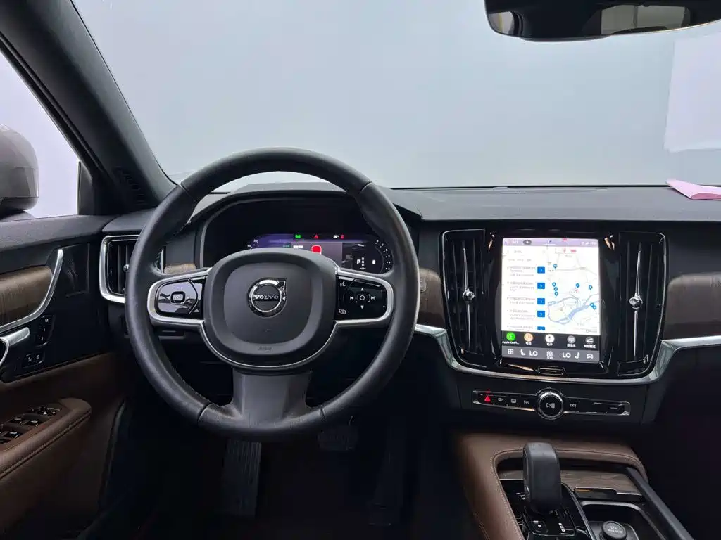 Фото 31 - Volvo V90