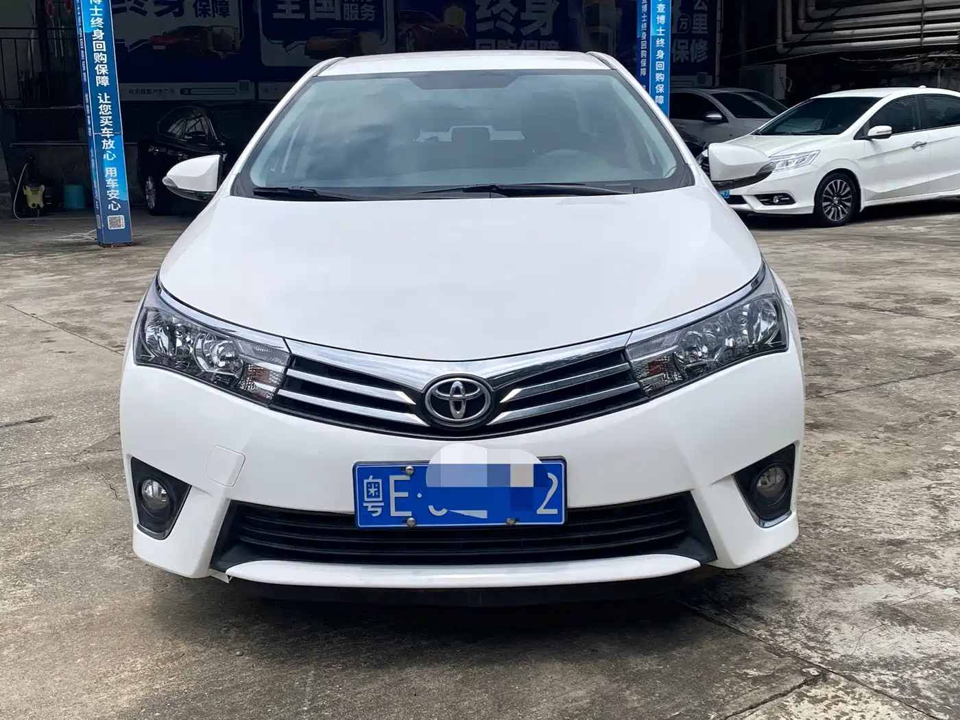 Фото 2 - Toyota Corolla