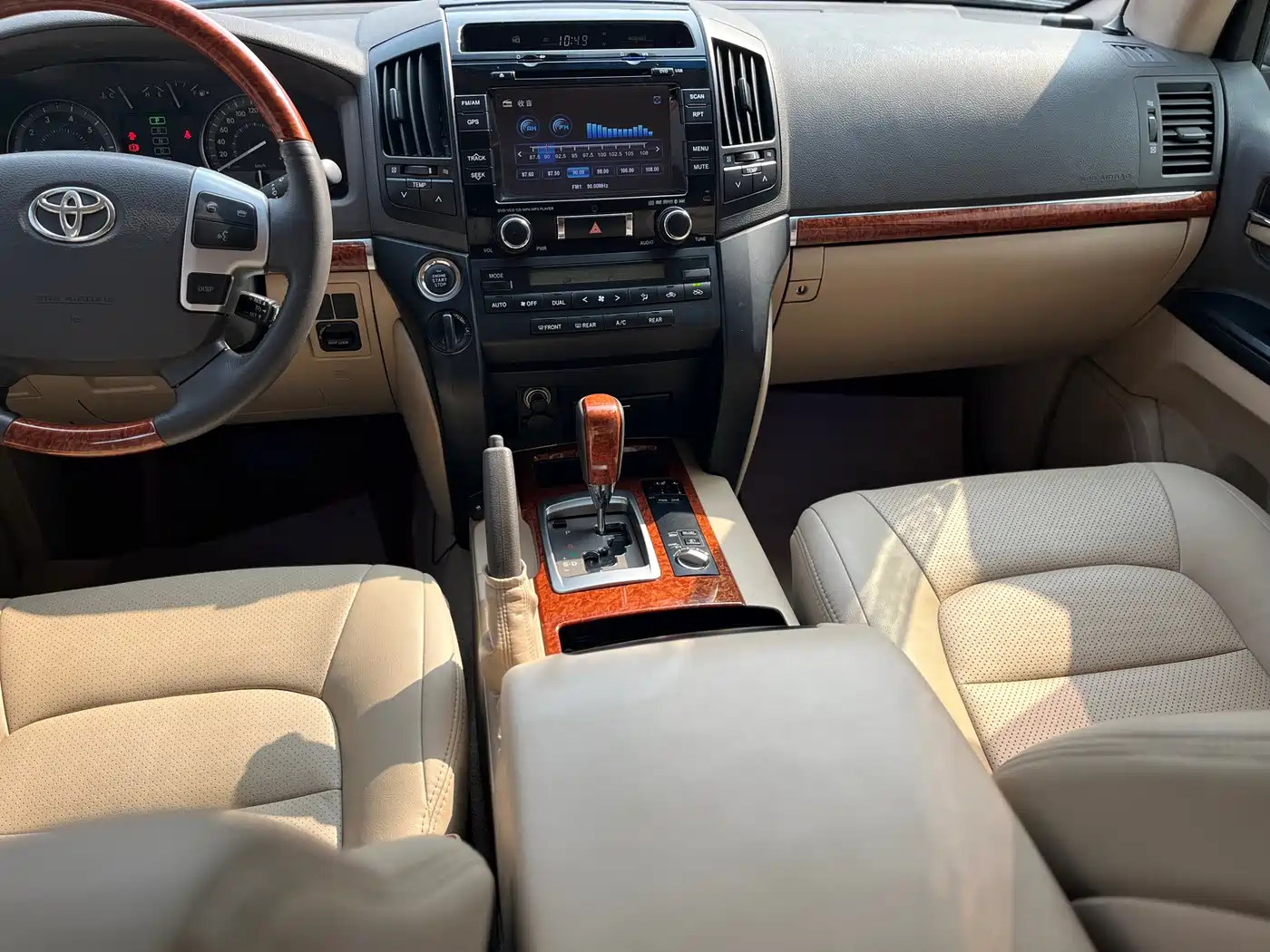 Toyota Land Cruiser (Import) 2015 4.0L V6 Middle East Limited Edition фото 22
