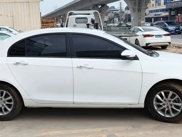 Фото 5 - Geely Emgrand