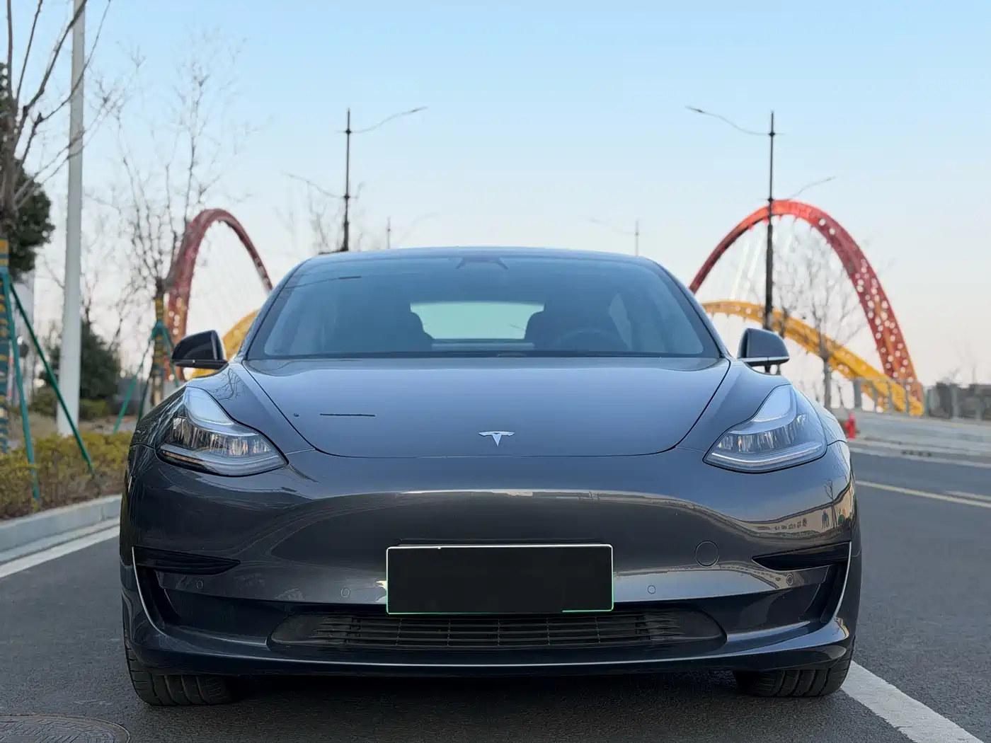 TESLA MODEL 3