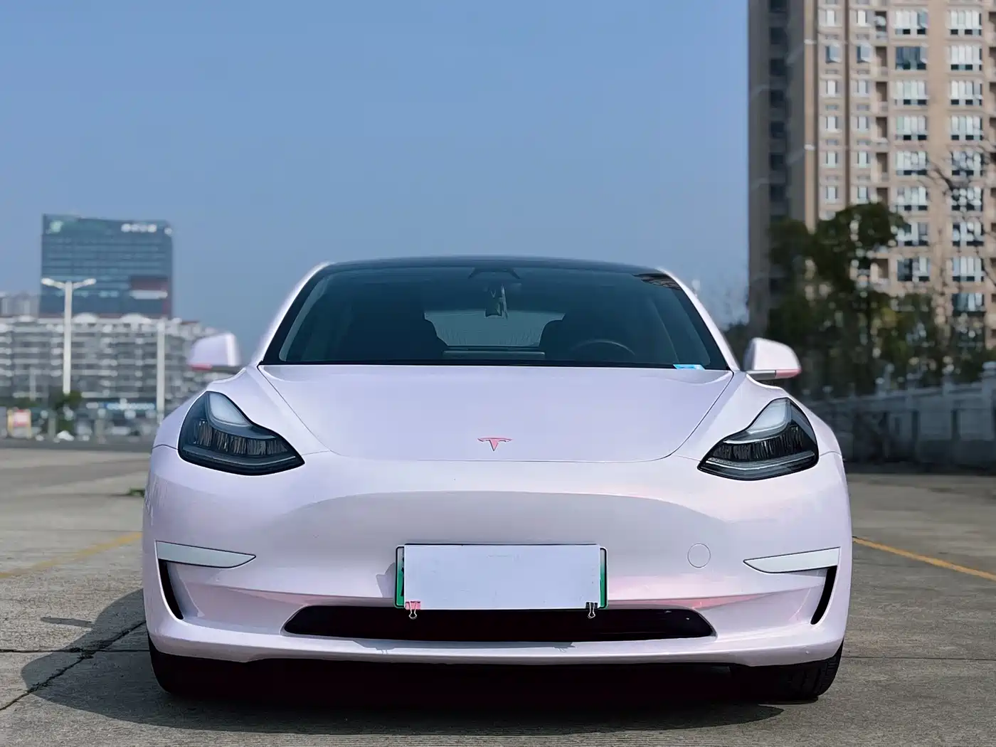 TESLA MODEL 3