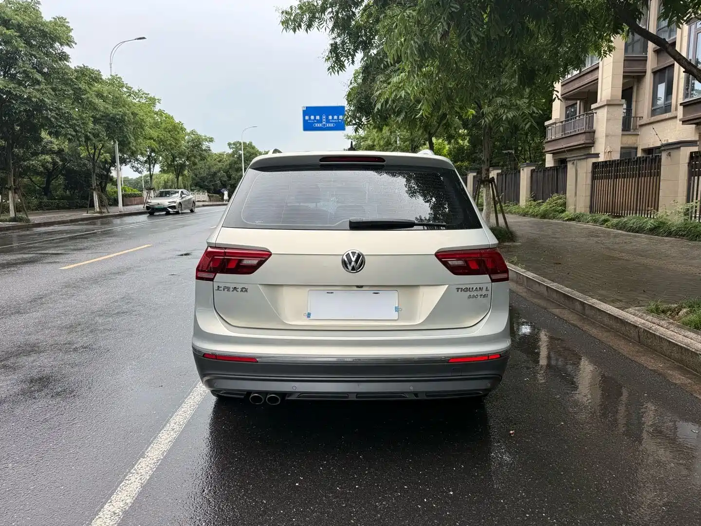 صورة 8 - Volkswagen Tiguan L
