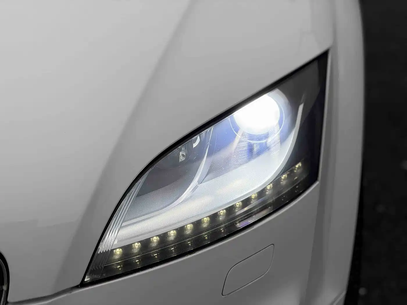 Фото 2 - Audi TT