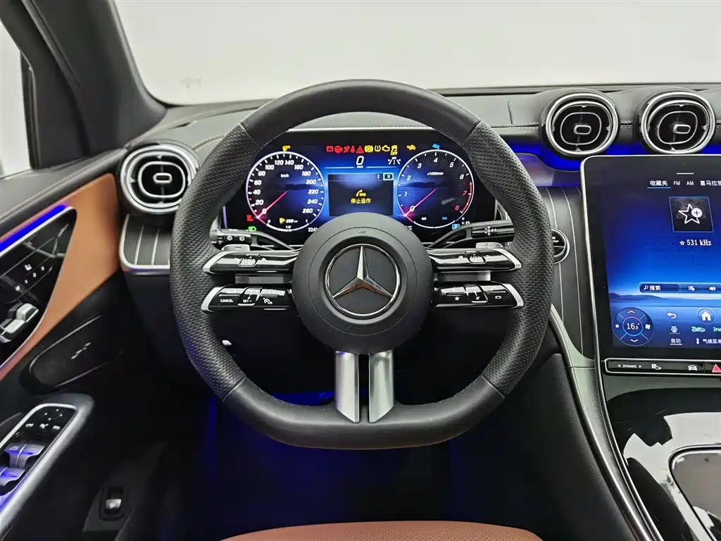 MERCEDES-BENZ GLC