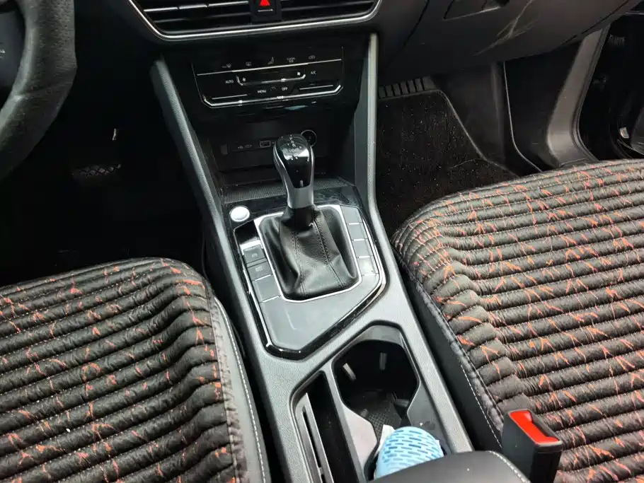 Фото 16 - Volkswagen Tiguan L
