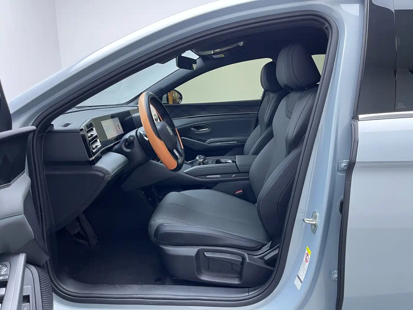 BYD Qin L 2025 DM-i Smart Drive Edition 80KM Leading фото 10