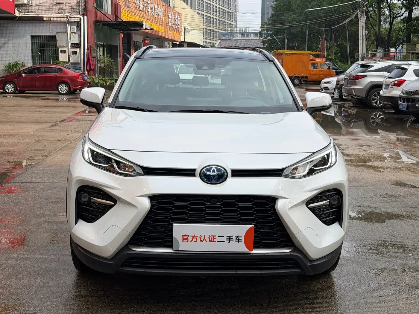 Toyota Wildlander 2023 Hybrid 2.5L E-CVT AWD Premium Edition фото 2