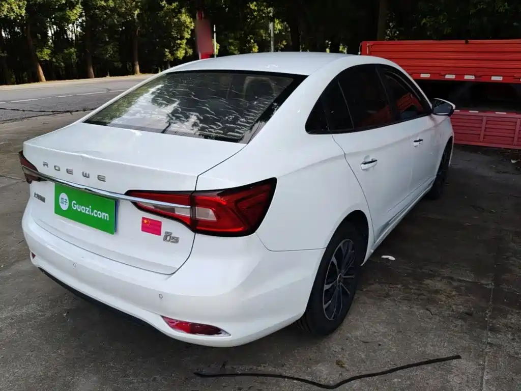 Фото 7 - Roewe i5