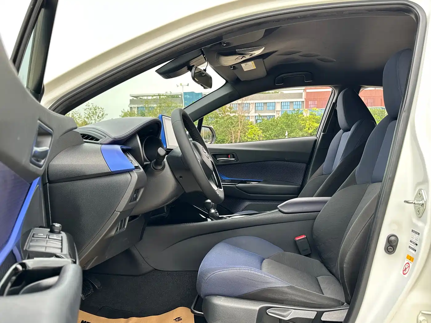 Toyota C-HR 2018 2.0L Luxury Edition China V фото 4