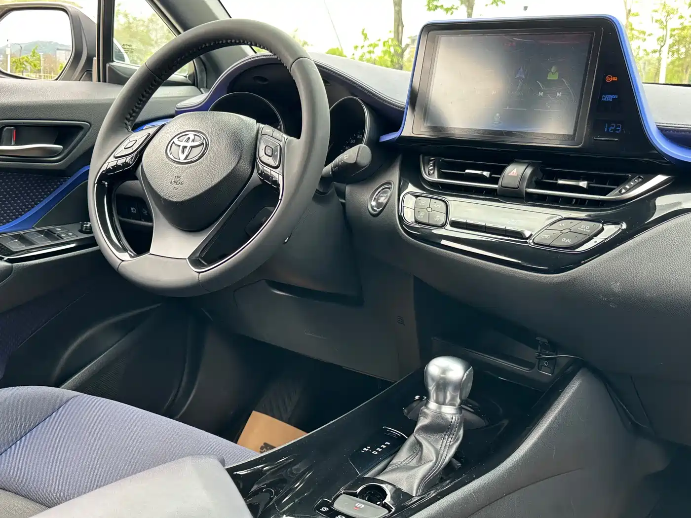 Toyota C-HR 2018 2.0L Luxury Edition China V фото 19