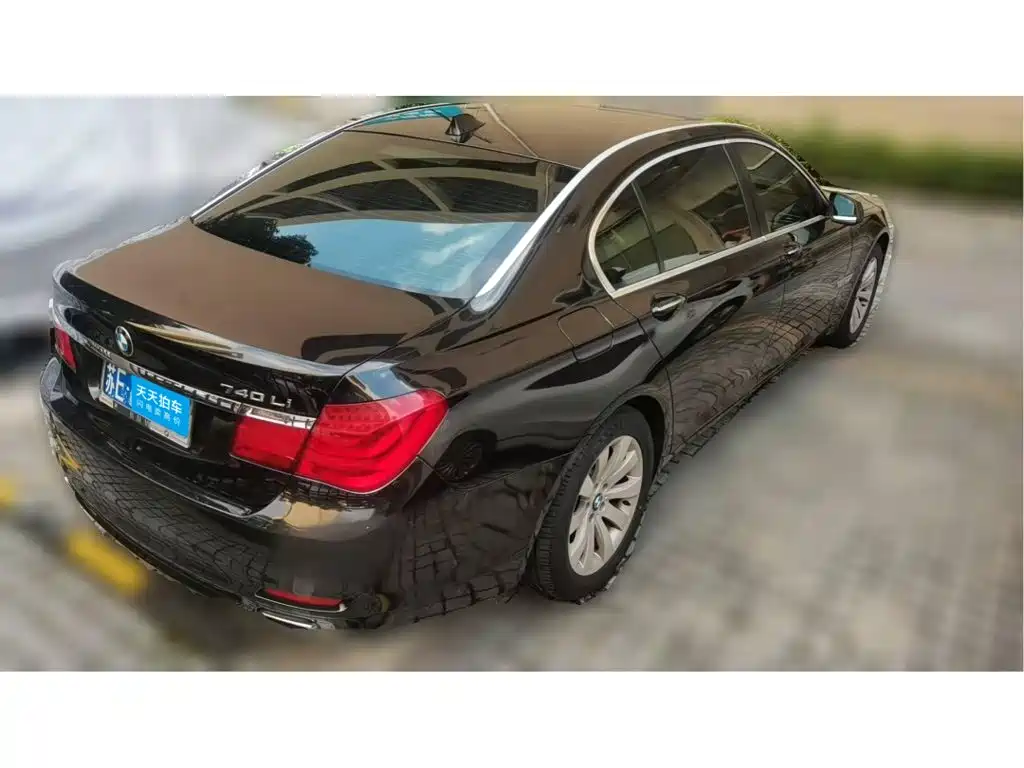 Фото 2 - BMW 7 Series