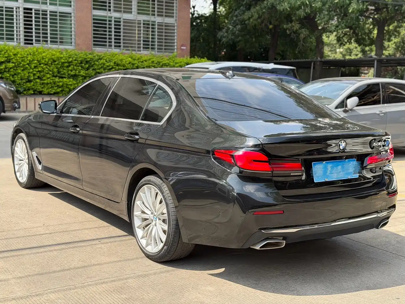 BMW 5 Series 2021 530Li Premium Luxury Package фото 7