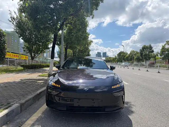 Dongfeng Yipai eπ007 2025