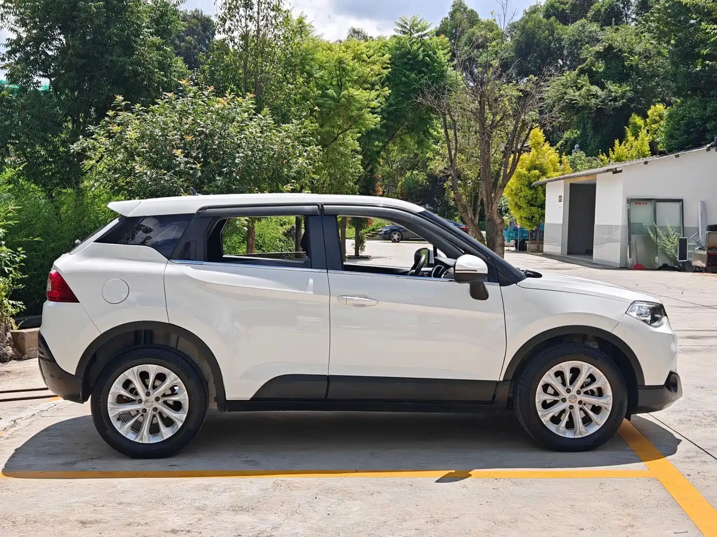 Zhonghua V3 2016 2016 1.5L Manual Comfort