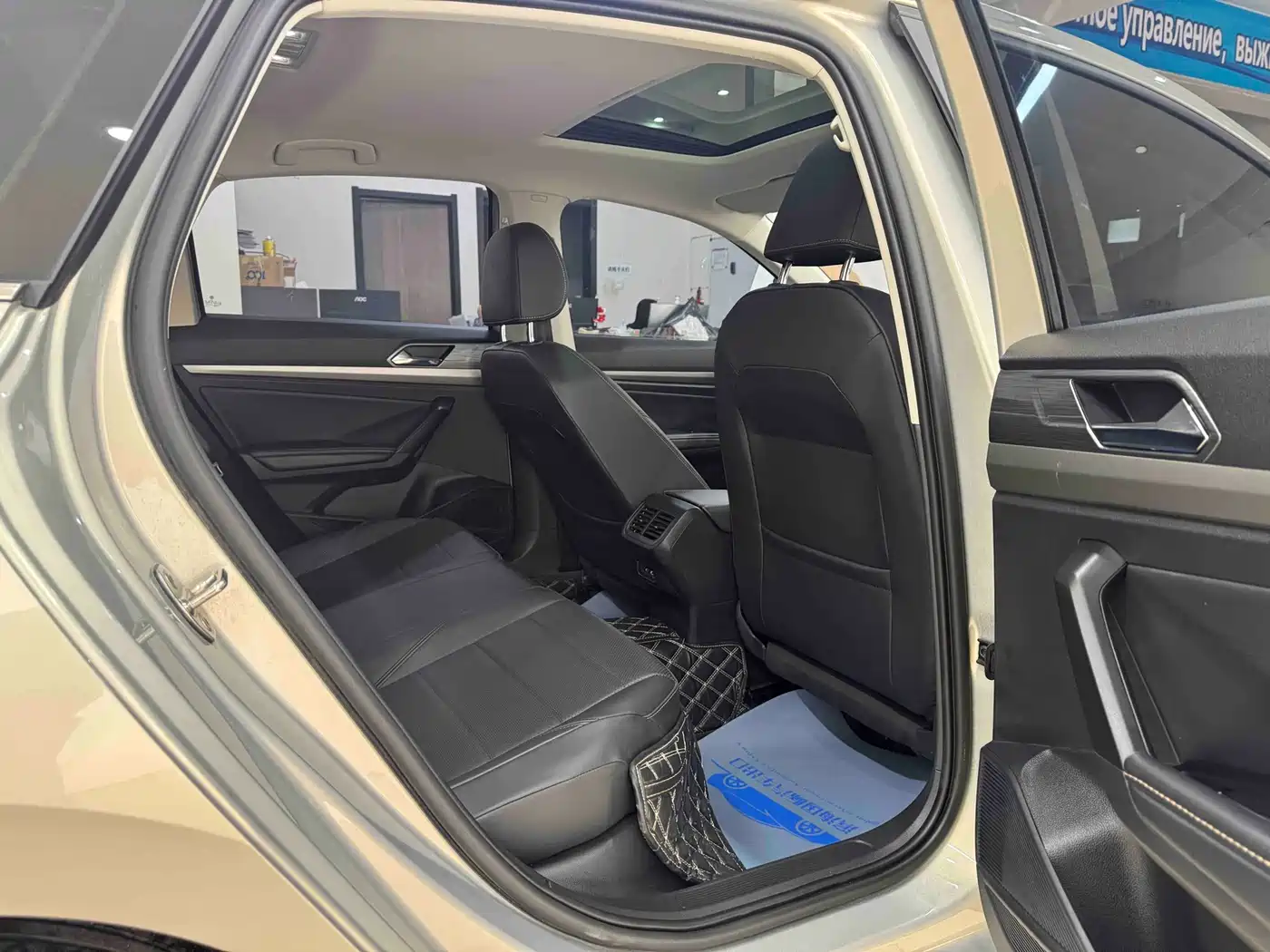 Volkswagen Lavida 2022 1.5L Auto Comfort Edition фото 9