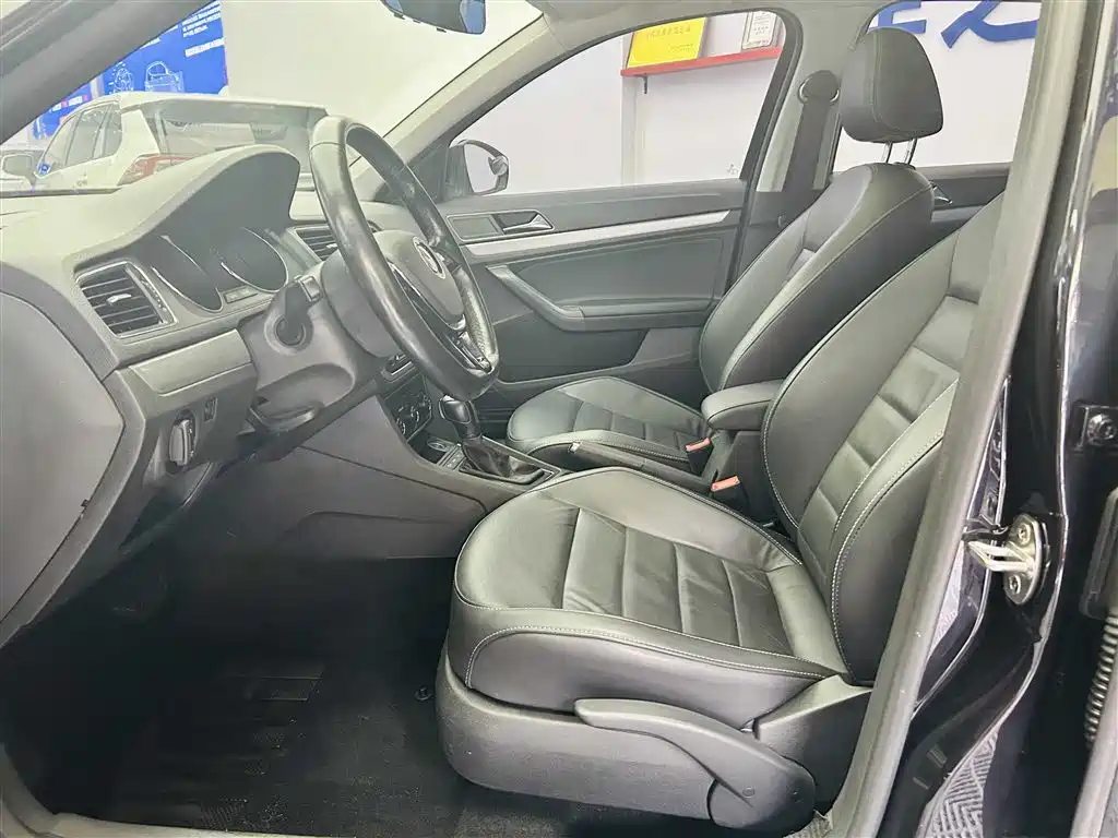 Volkswagen Lavida 2017 230TSI DSG Comfort Edition фото 18