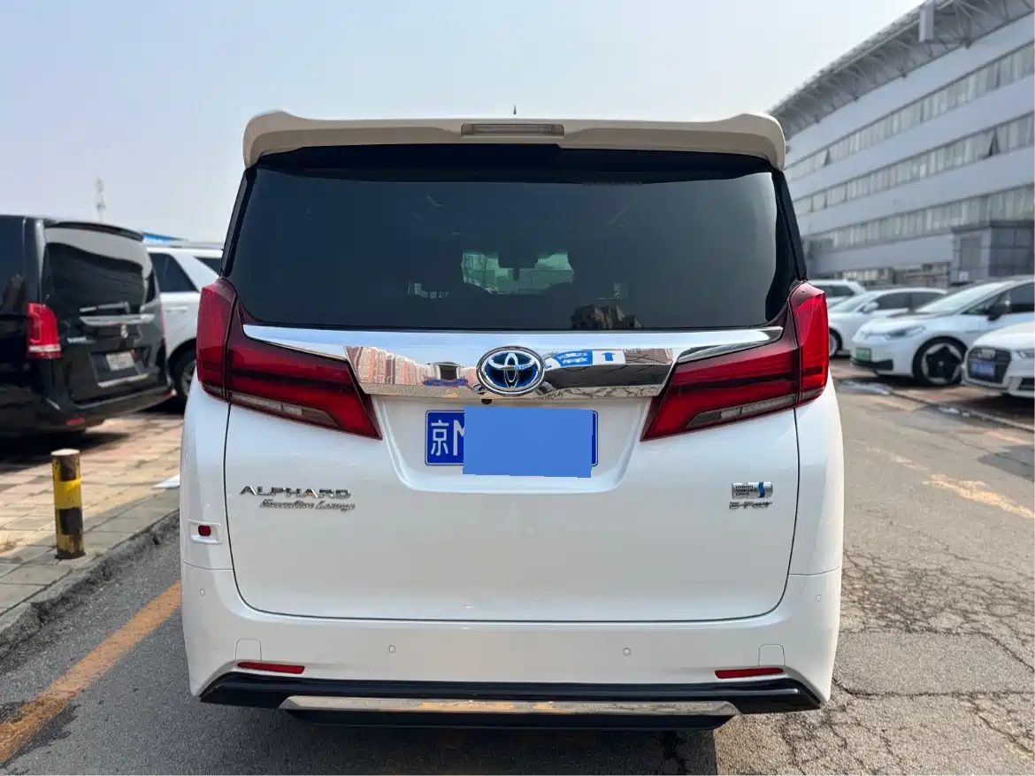 Toyota Alphard 2021 Hybrid 2.5L Premium фото 5