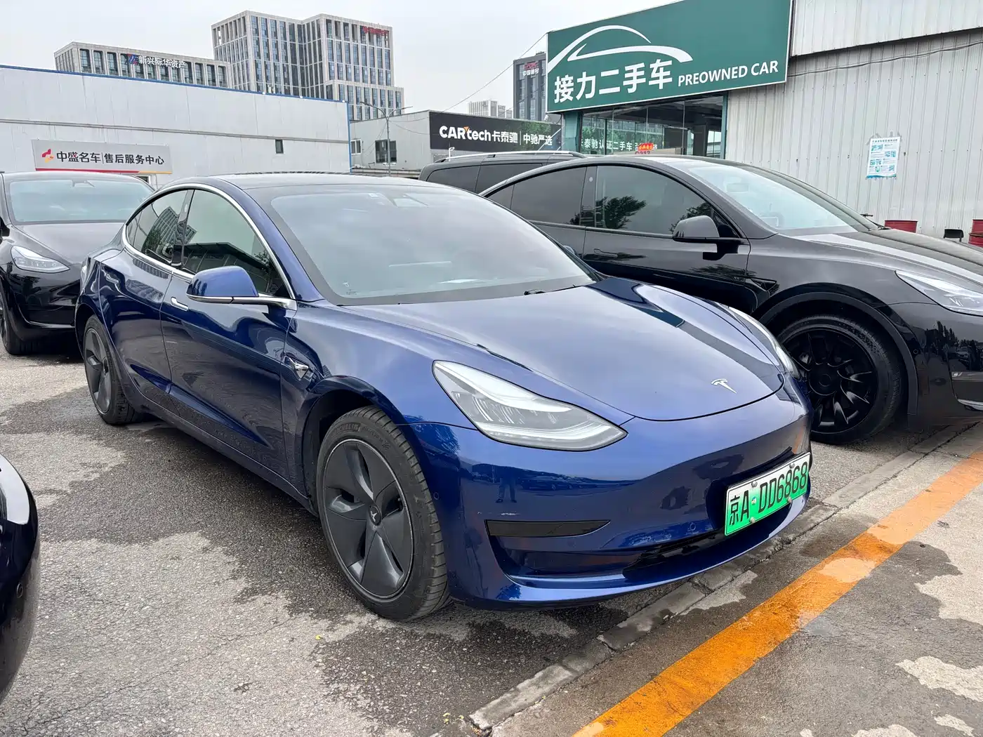 TESLA MODEL 3
