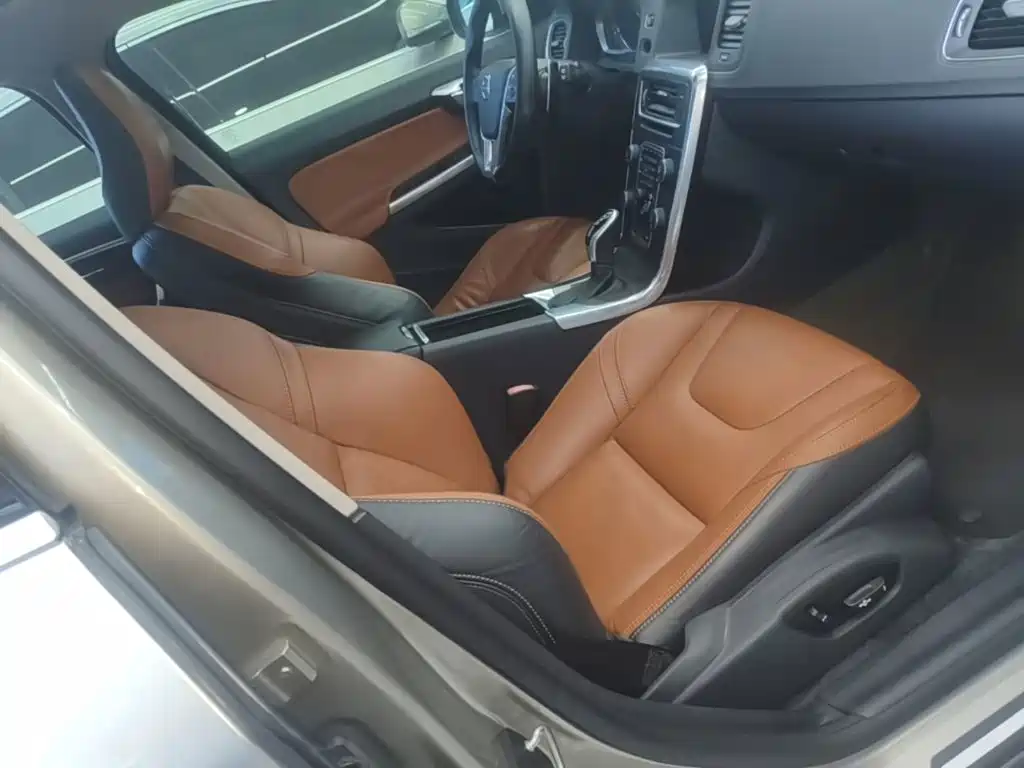Volvo V60 2017 2014 T5 Wisdom & Elegance