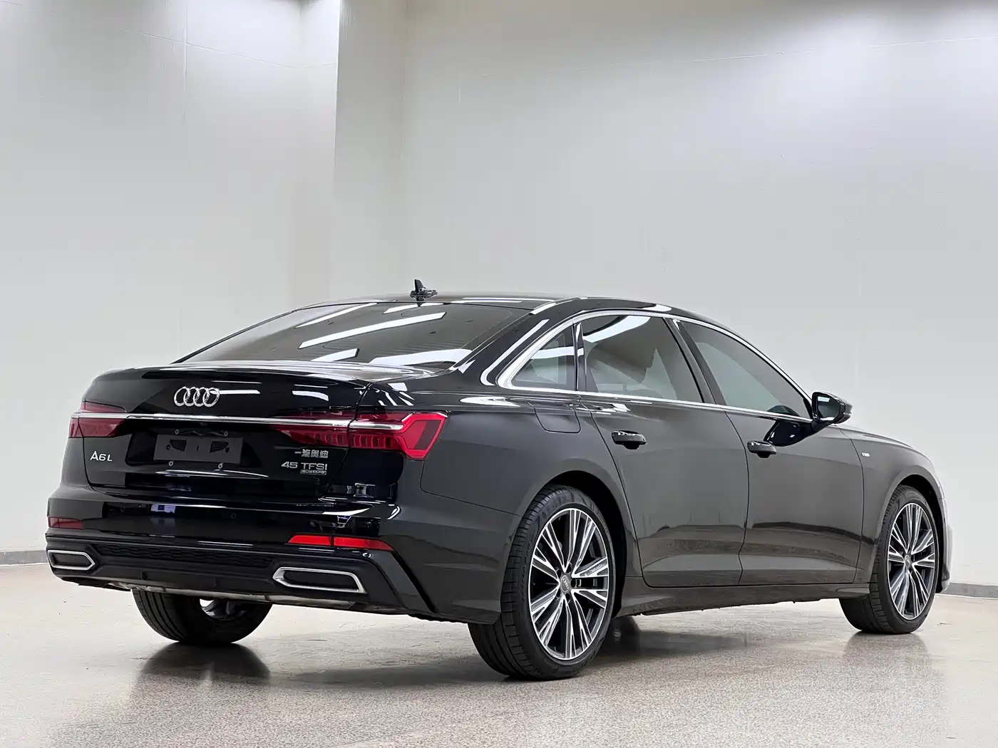 Audi A6L 2021 45 TFSI quattro Exclusive Sport фото 4