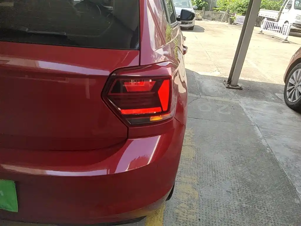 Volkswagen Polo 2021 Plus 1.5L Automatic Colorful Tech Edition фото 8