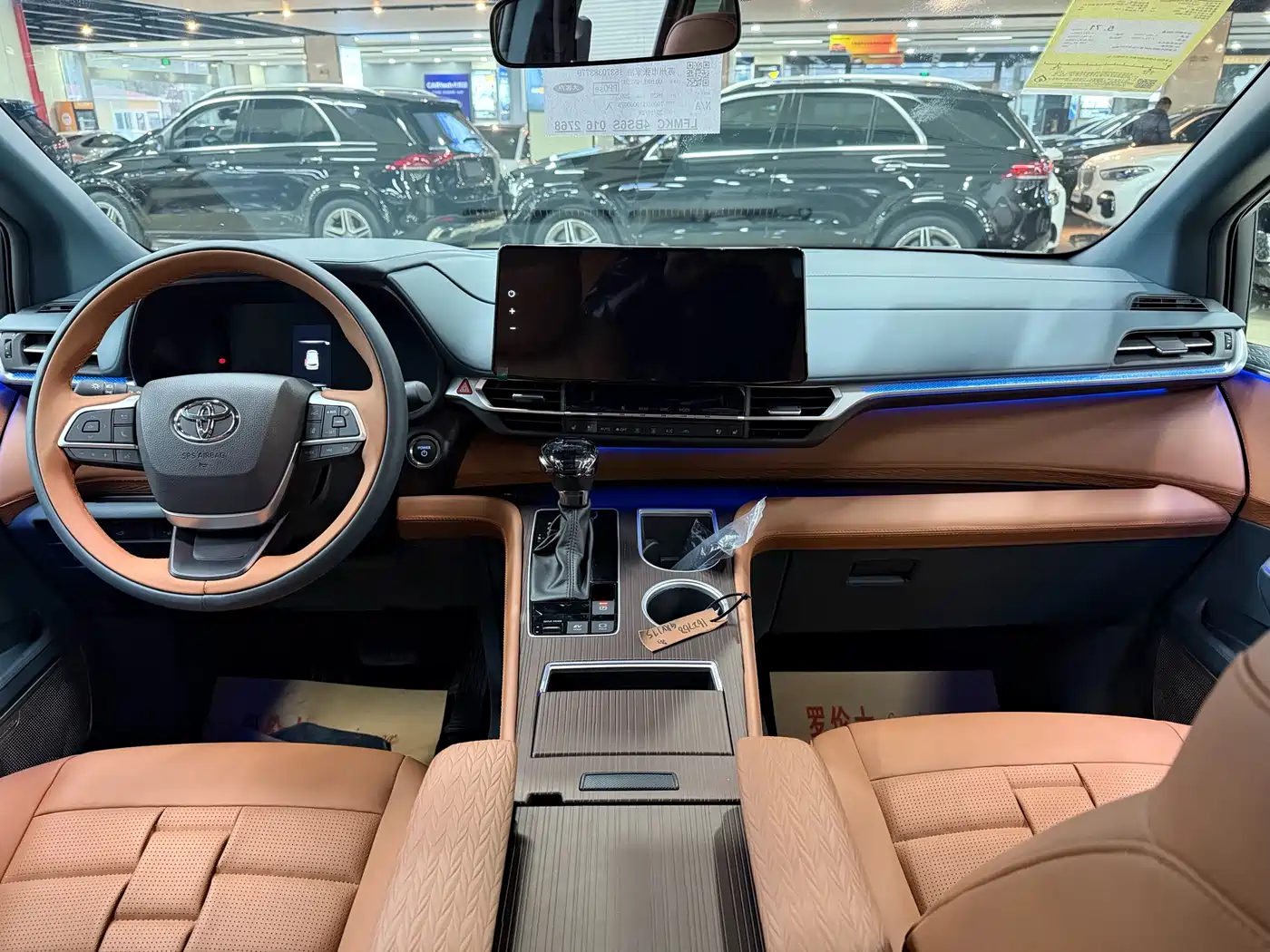 Toyota Granvia 2026 Model 2.5L Hybrid Luxury Edition фото 14