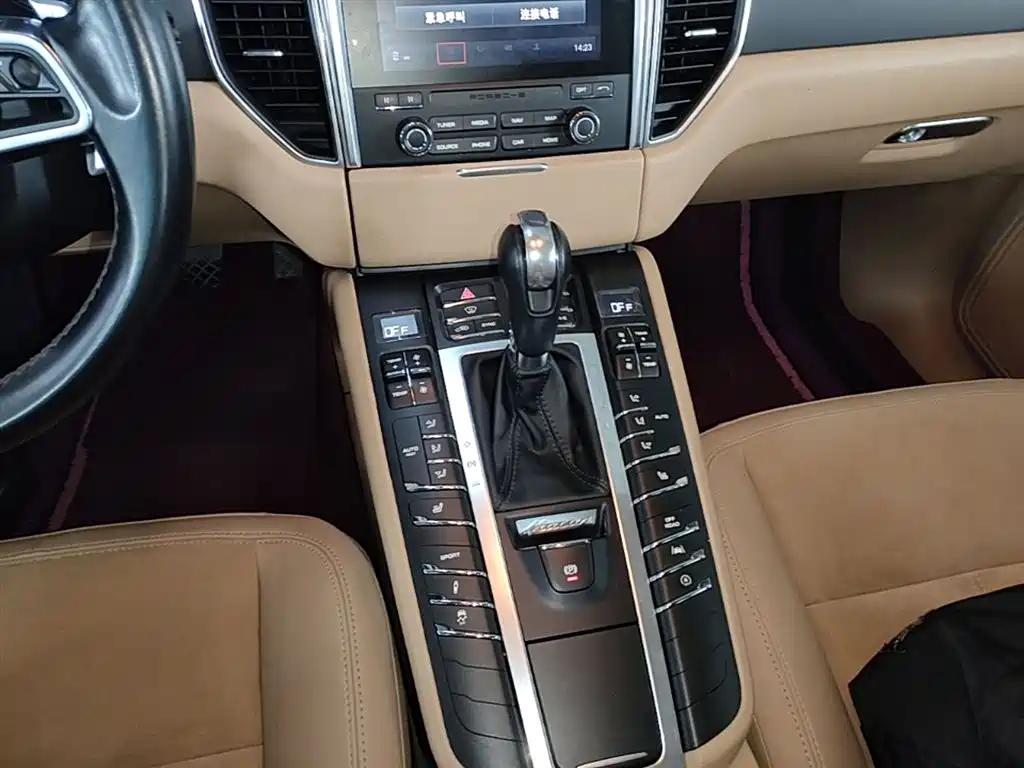 Porsche Macan 2017 Macan 2.0T фото 14