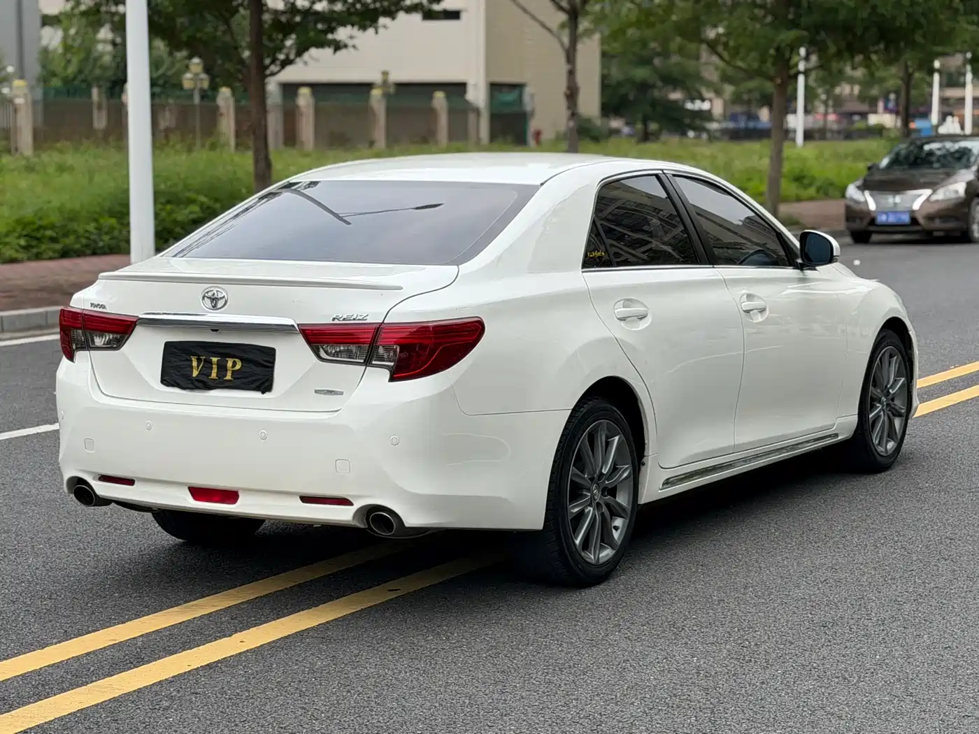 Toyota Reiz 2013 2.5V Premium Edition фото 9