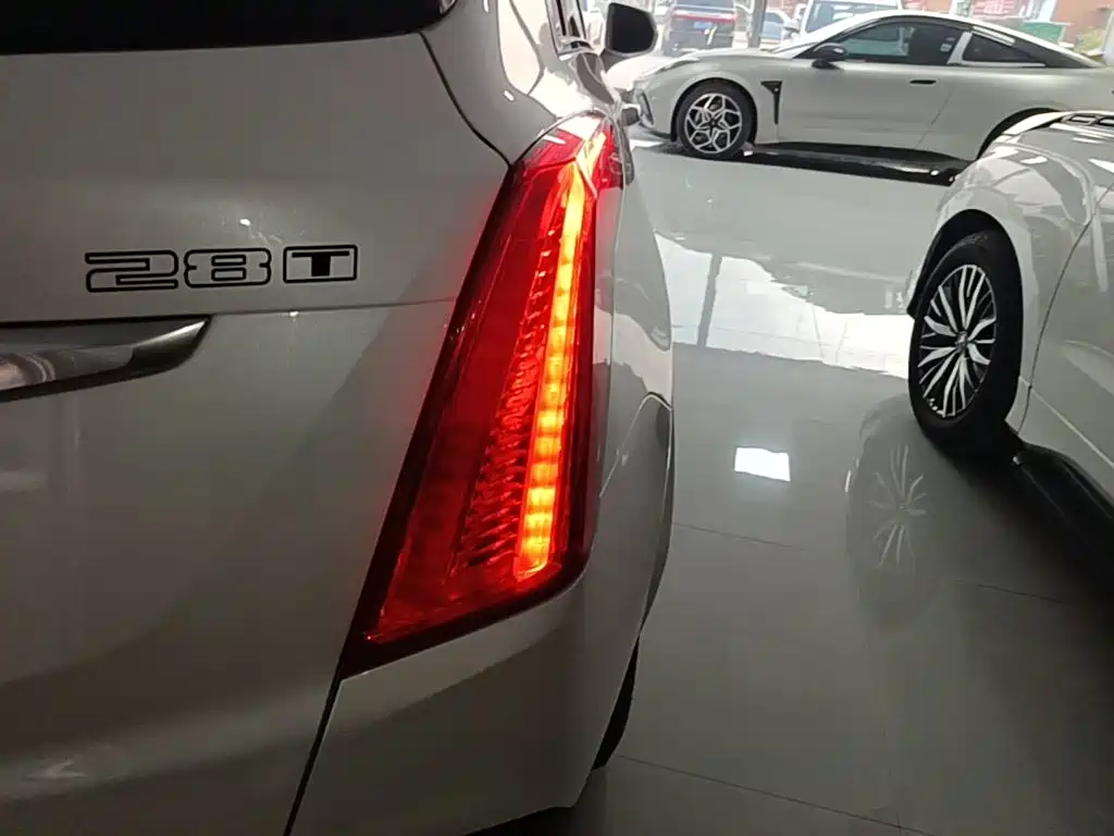 Cadillac XT5 2016 2016 28T AWD Luxury Model