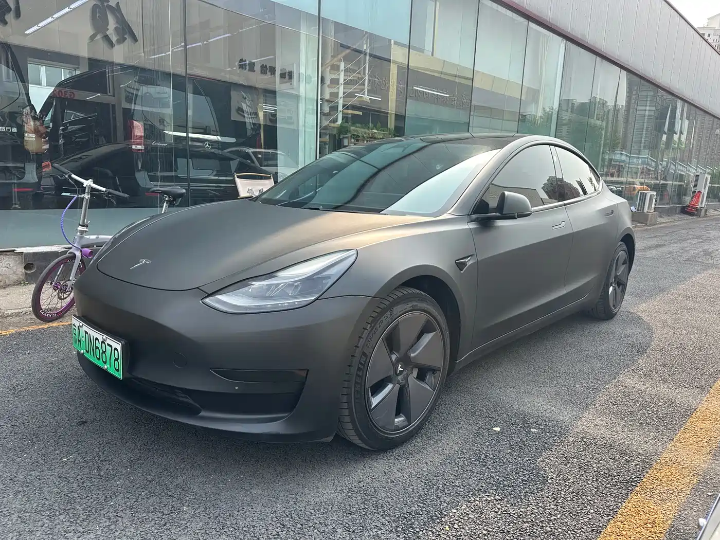 TESLA MODEL 3