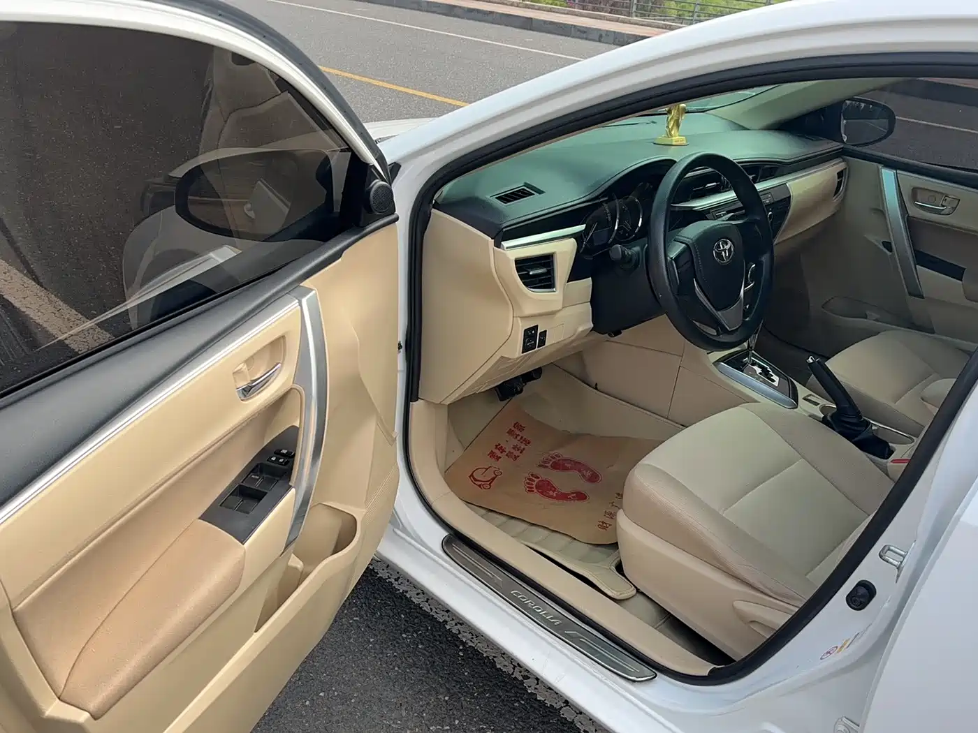 Toyota Corolla 2014 1.6L CVT GL фото 13