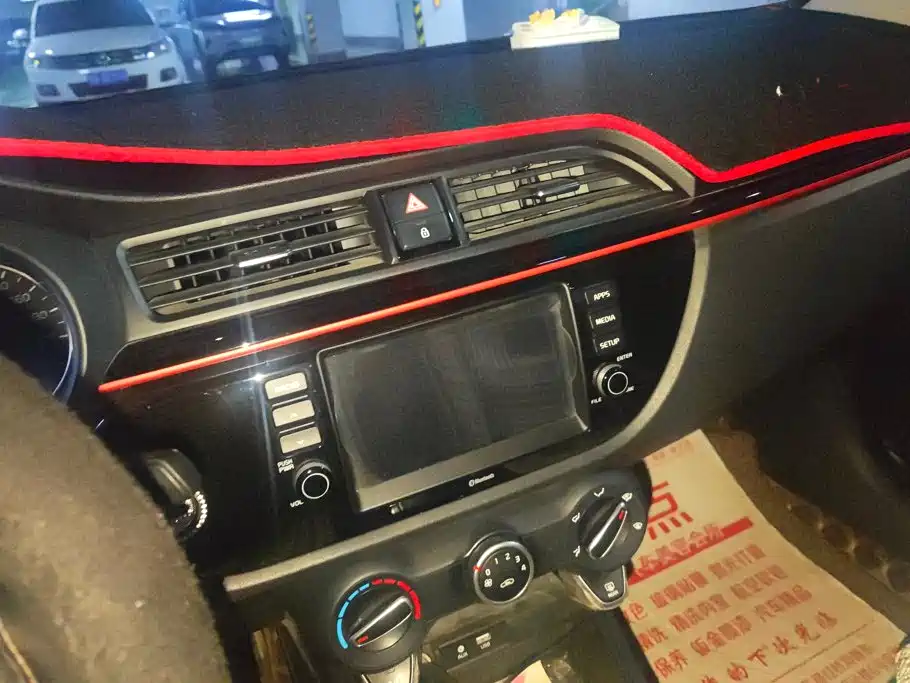 Kia KX CROSS 2018 2017 1.4L AT GLS