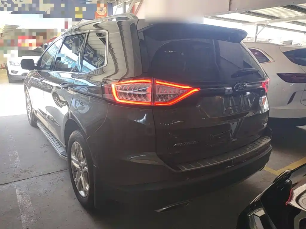 Фото 5 - Ford Edge