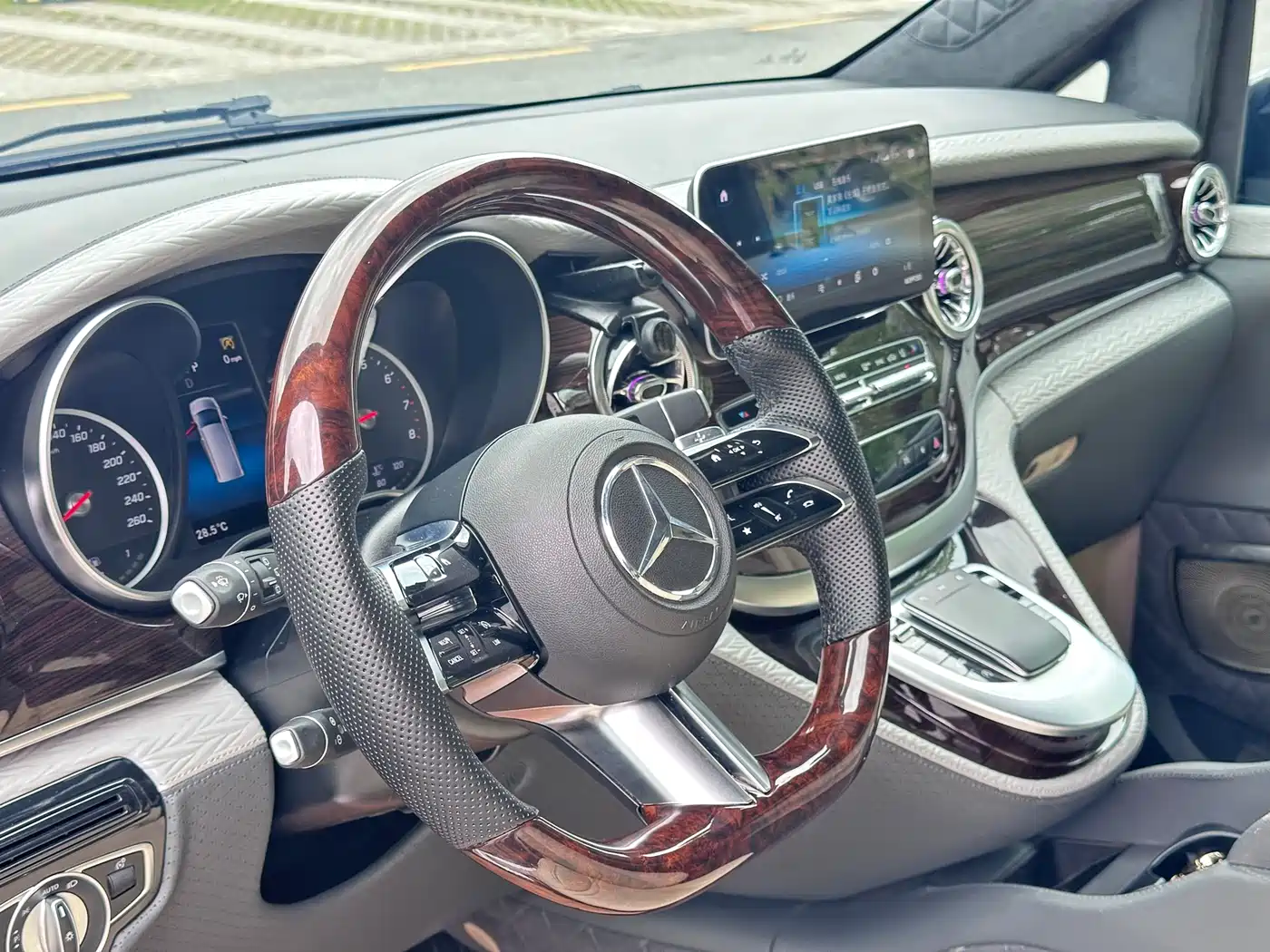 Mercedes-Benz V-Class 2021 V 260 Pilot Edition фото 4