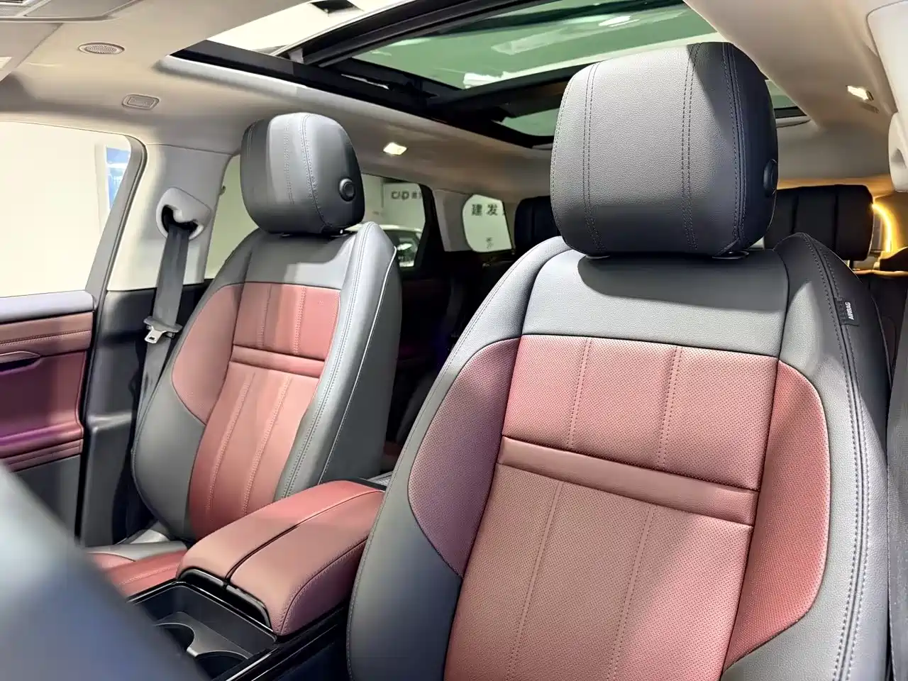 Land Rover Range Rover Evoque 2023 Range Rover Evoque L 249PS Luxury Edition фото 11