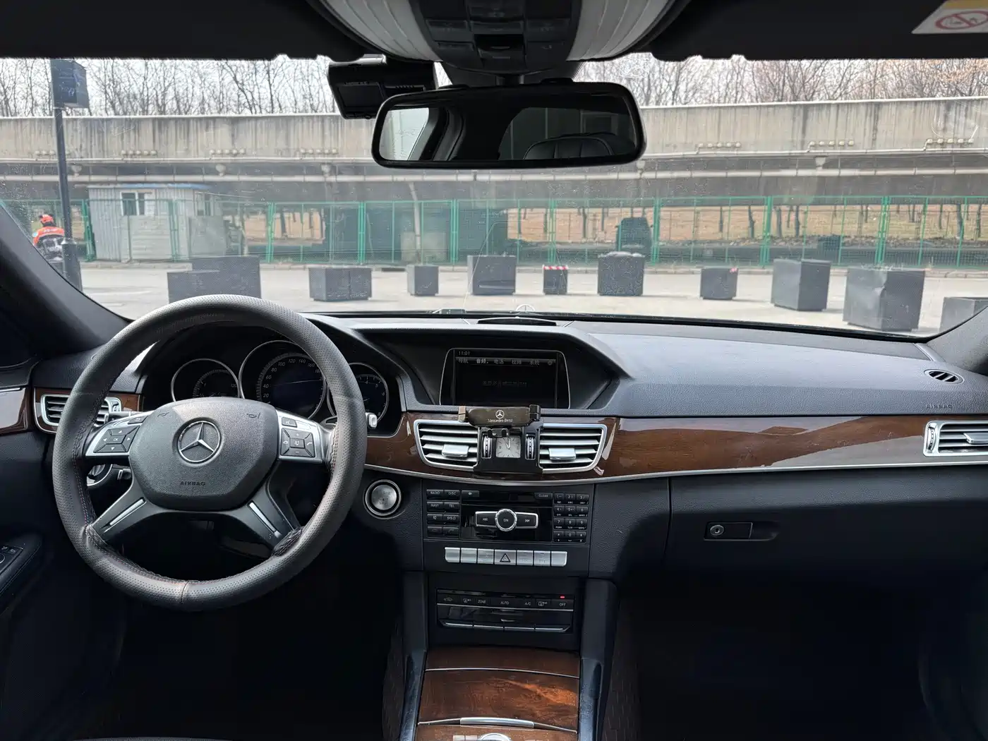 Mercedes-Benz E-Class 2015 E 260 L фото 9