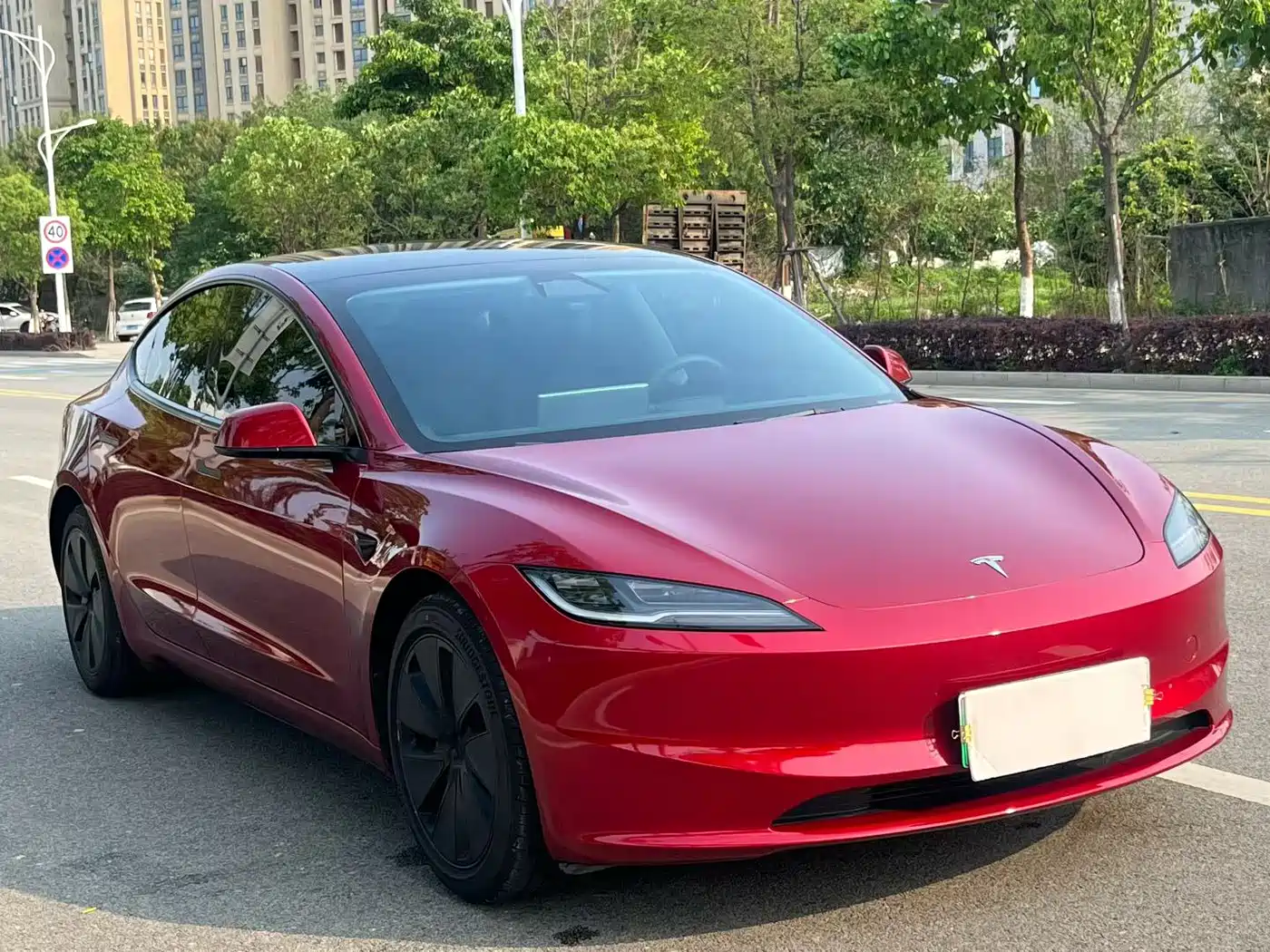 TESLA MODEL 3